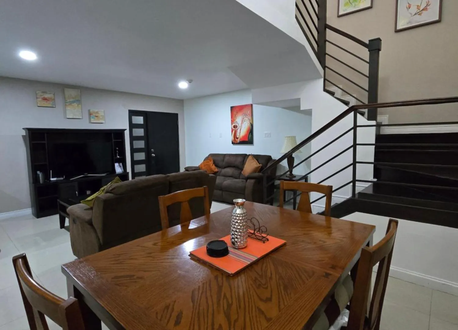 Charming Serene Penthouse With Pool & Gym New Kingston Lejlighed