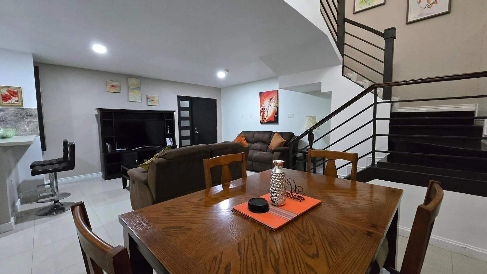 Charming Serene Penthouse With Pool & Gym New Kingston