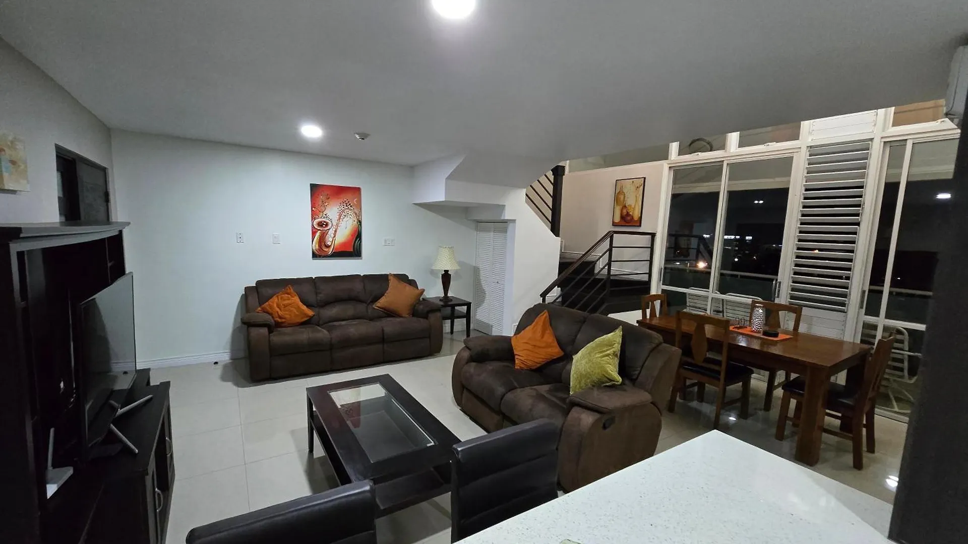 Charming Serene Penthouse With Pool & Gym New Kingston 0*,