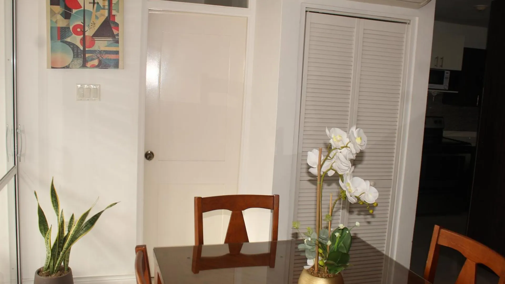 Charming Serene Penthouse With Pool & Gym New Kingston Lejlighed